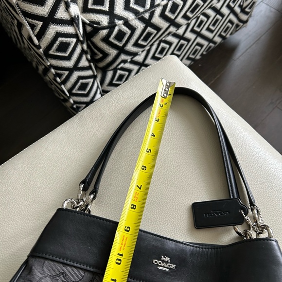 Coach Canvas and leather shoulder bag - Picture 4 of 10